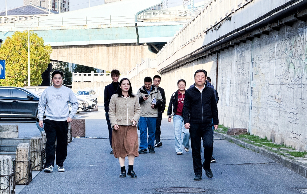 鏡湖區委常委、副區長高偉來園調研指導工作